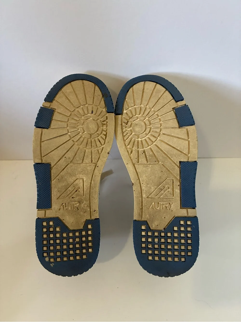 Autry CLC Low Women’s White and Blue Leather Sneakers Sz. 37